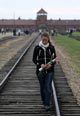 Therese Friedemann aus der Berliner Gruppe im   "Zug der Erinnerung", 8. Mai 2008 in Auschwitz-Birkenau. Foto: dpa